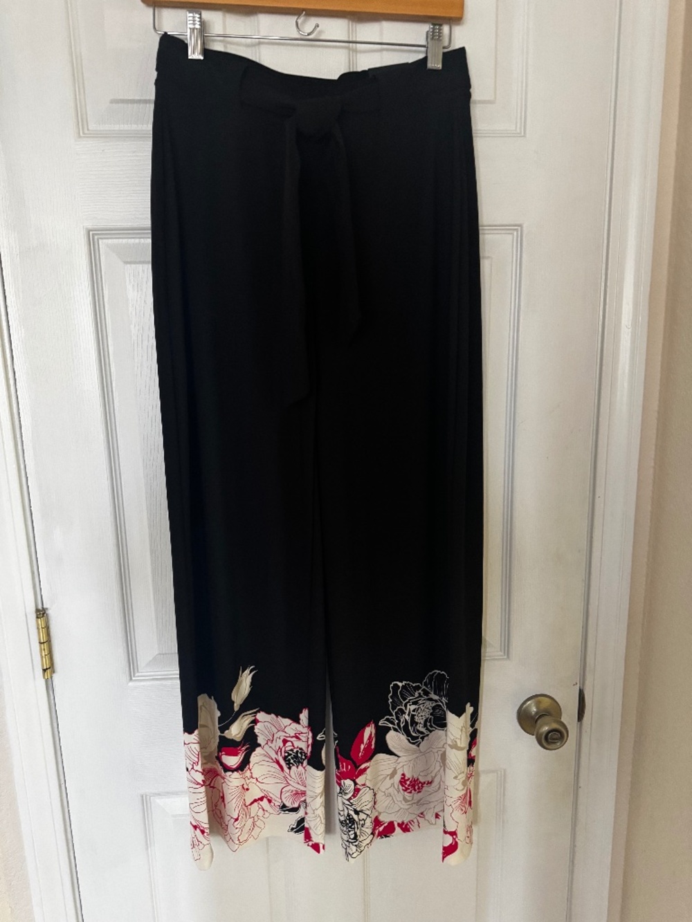WHBM Wide Leg Pants Black With Floral Print Hem Soft Jersey Knit Tie Belt NWT S